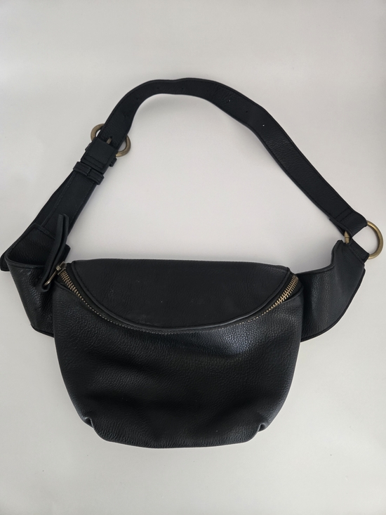 Universal Thread Handbags - Universal Threads Black Leather Belt Bag - Sleek Hands-Free Crossbody